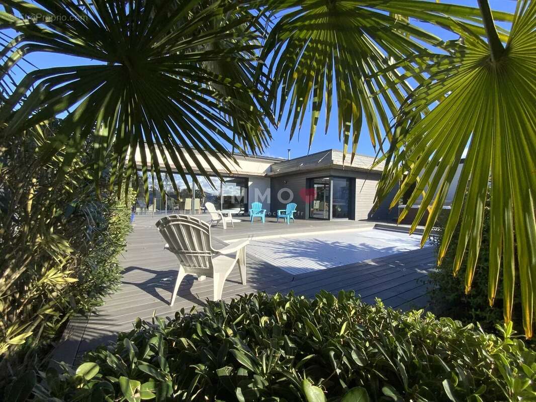 Maison contemporaine lumineuse avec piscine et jardin paysagé - photo 7