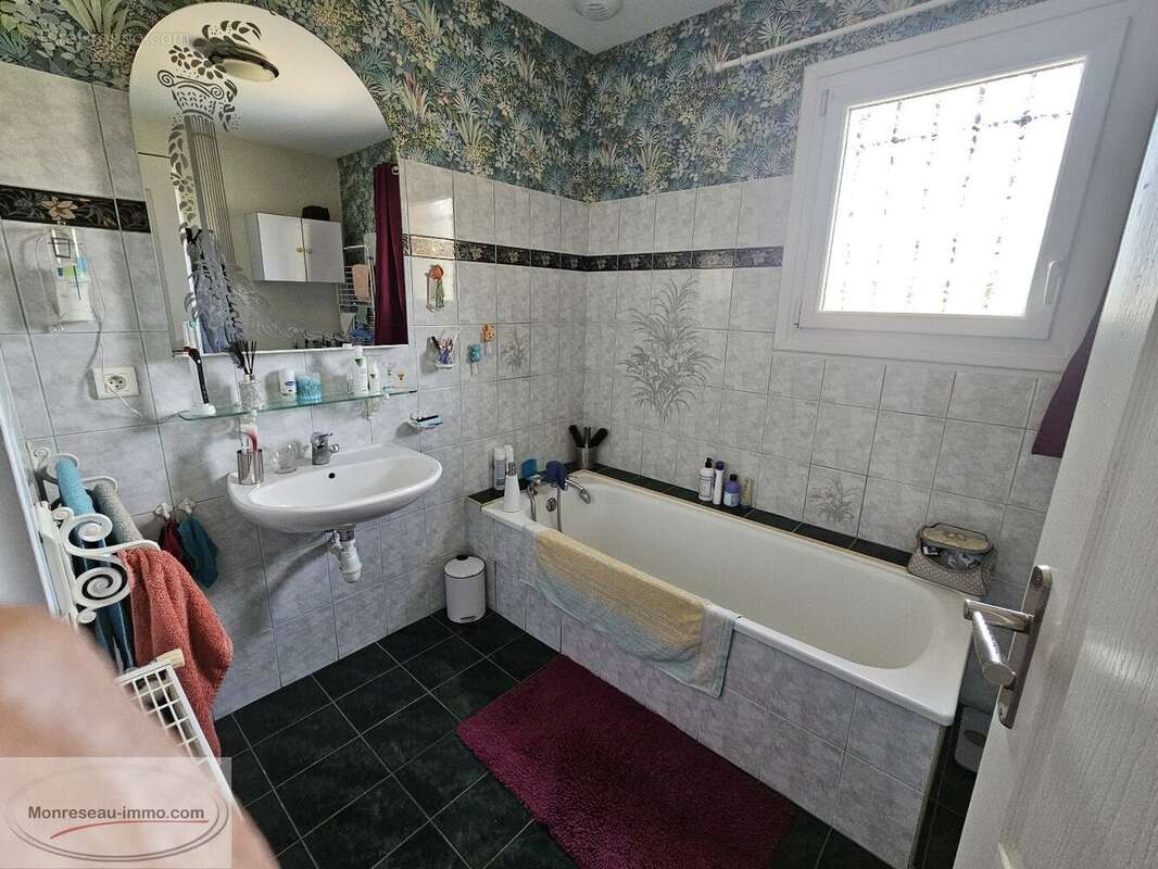 Maison à CHEVAGNY-LES-CHEVRIERES