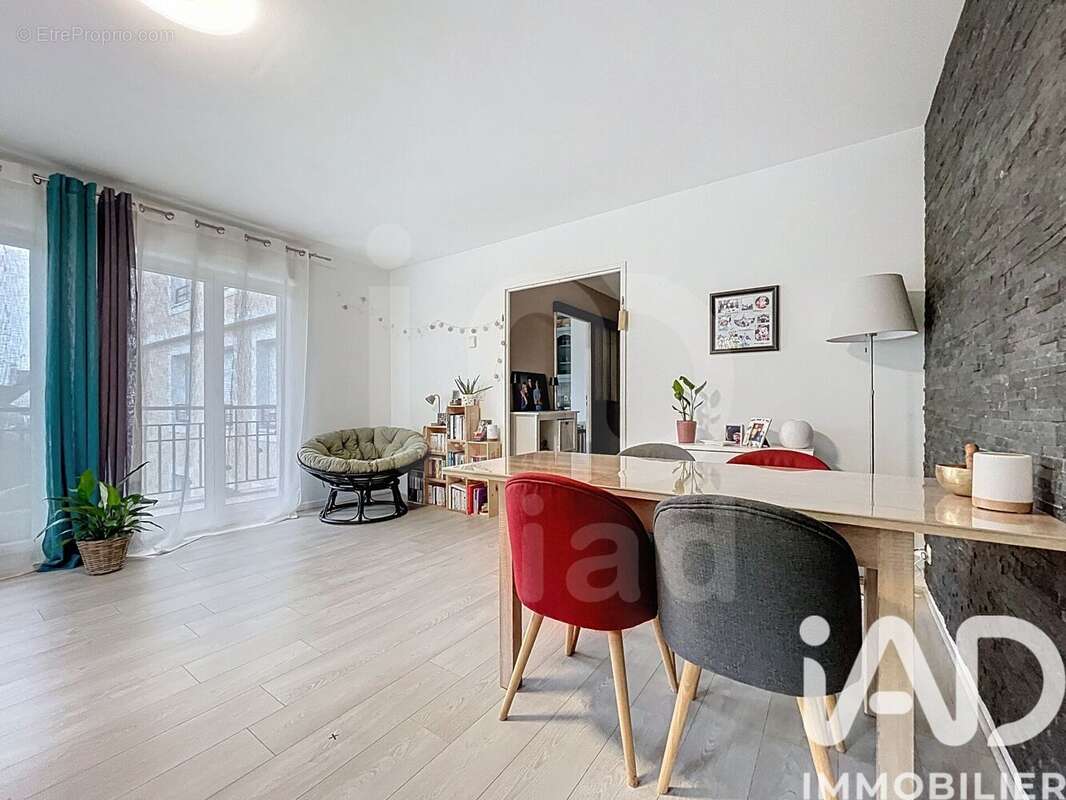 Photo 2 - Appartement à LE PLESSIS-TREVISE