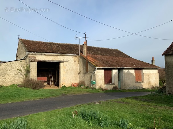 Maison à COUSSAY-LES-BOIS
