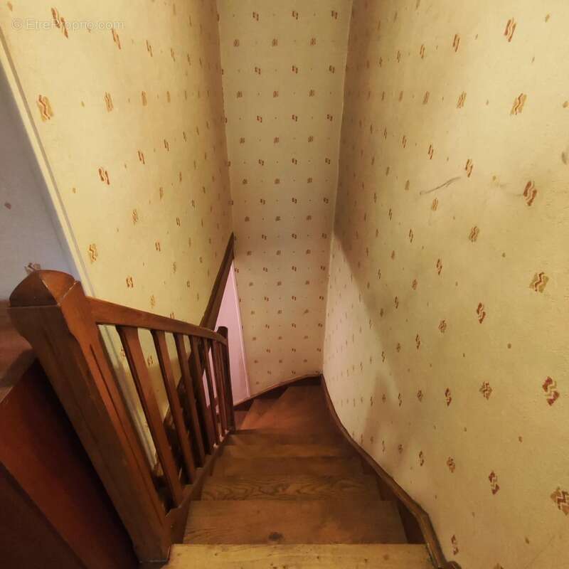 Maison à LA BATIE-MONTGASCON