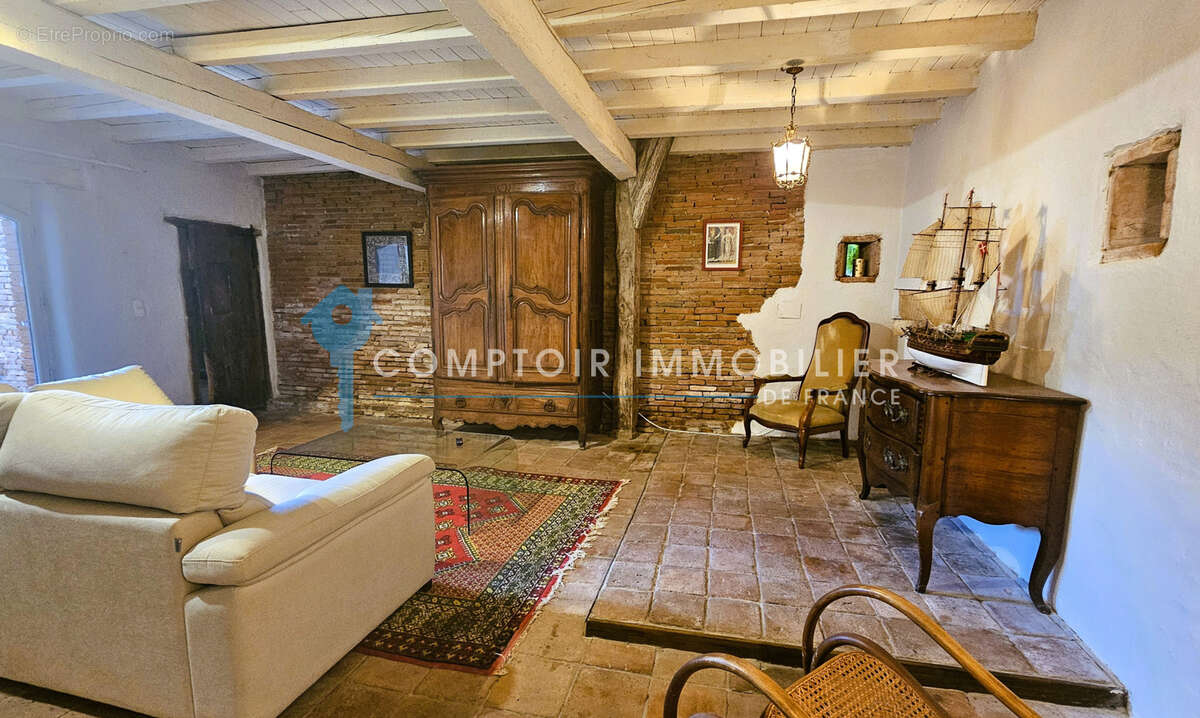 Propriété Historique du 14 ième Siècle - 16 pièces - 550 m2 sur un terrain de 8000 m2 - photo 9