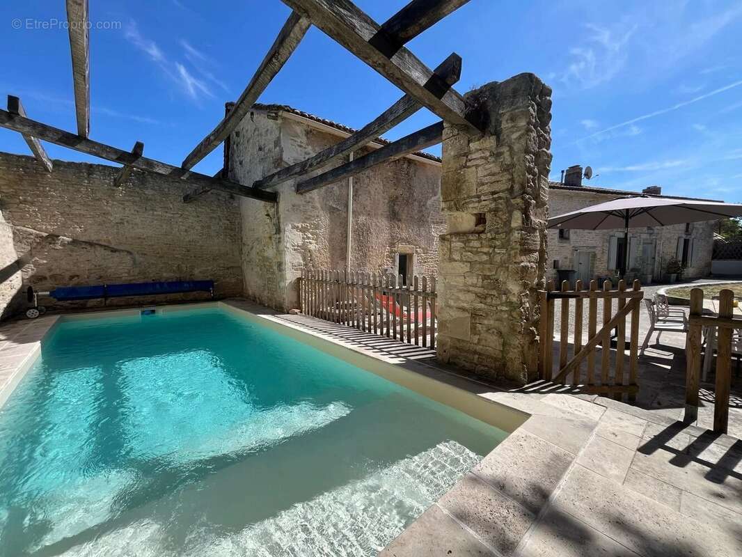 Maison à VILLEFAGNAN