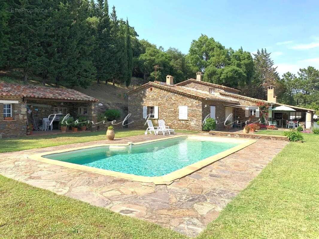 Maison à LA GARDE-FREINET
