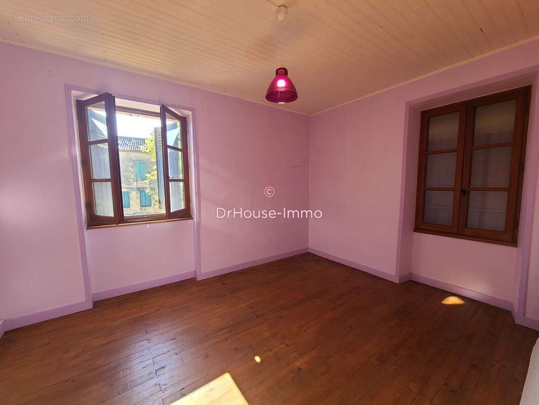 Maison 103 m² à Saint-Avit-Senieur  - photo 8