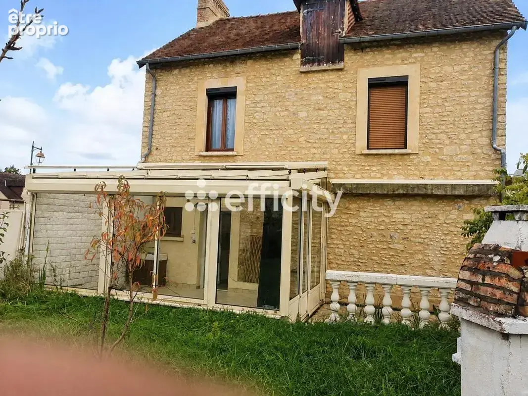 Maison 100 m² à Arconnay  - photo 8
