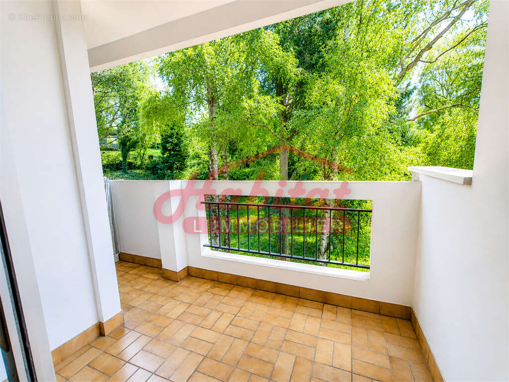 CHELLES - Appartement T4 avec 2 Chambres- Cave - Parkings - photo 2