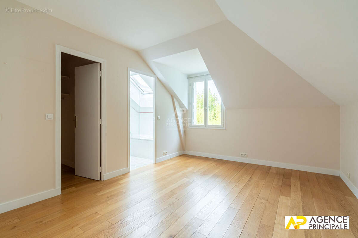 Maison à Maisons-Laffitte - photo 12