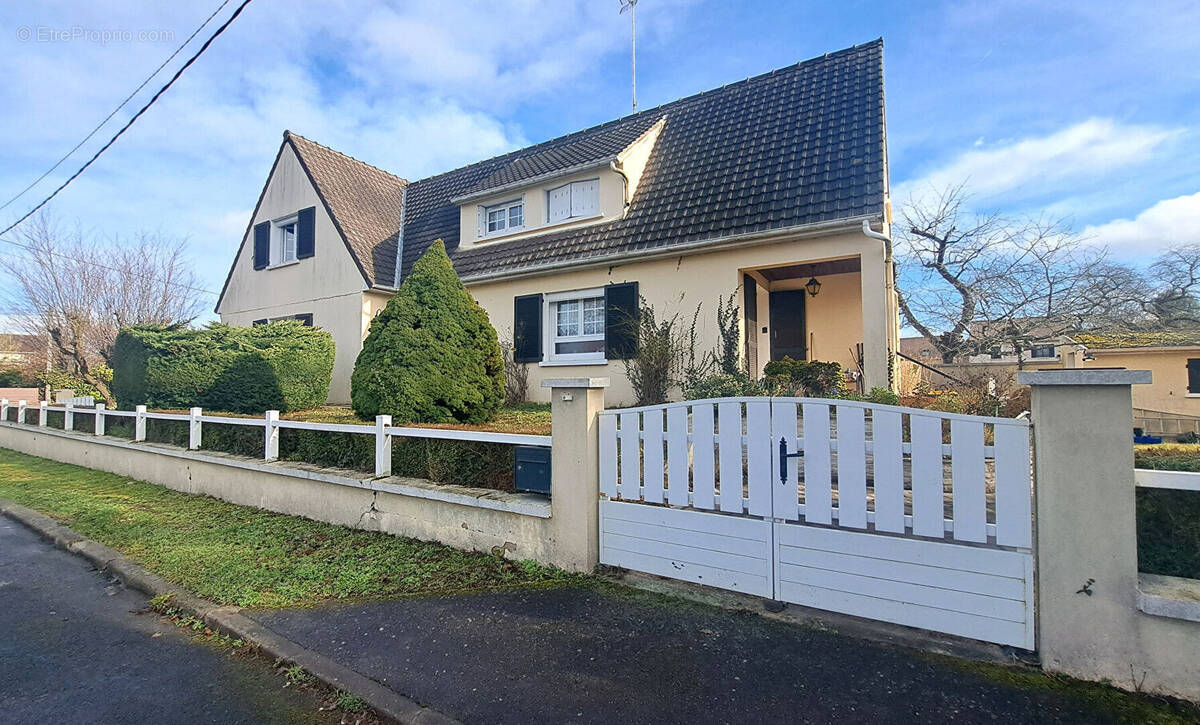 Maison à BEAUMONT-SUR-OISE