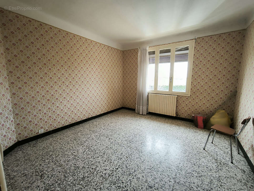 Maison à SAINT-HILAIRE-DE-BRETHMAS