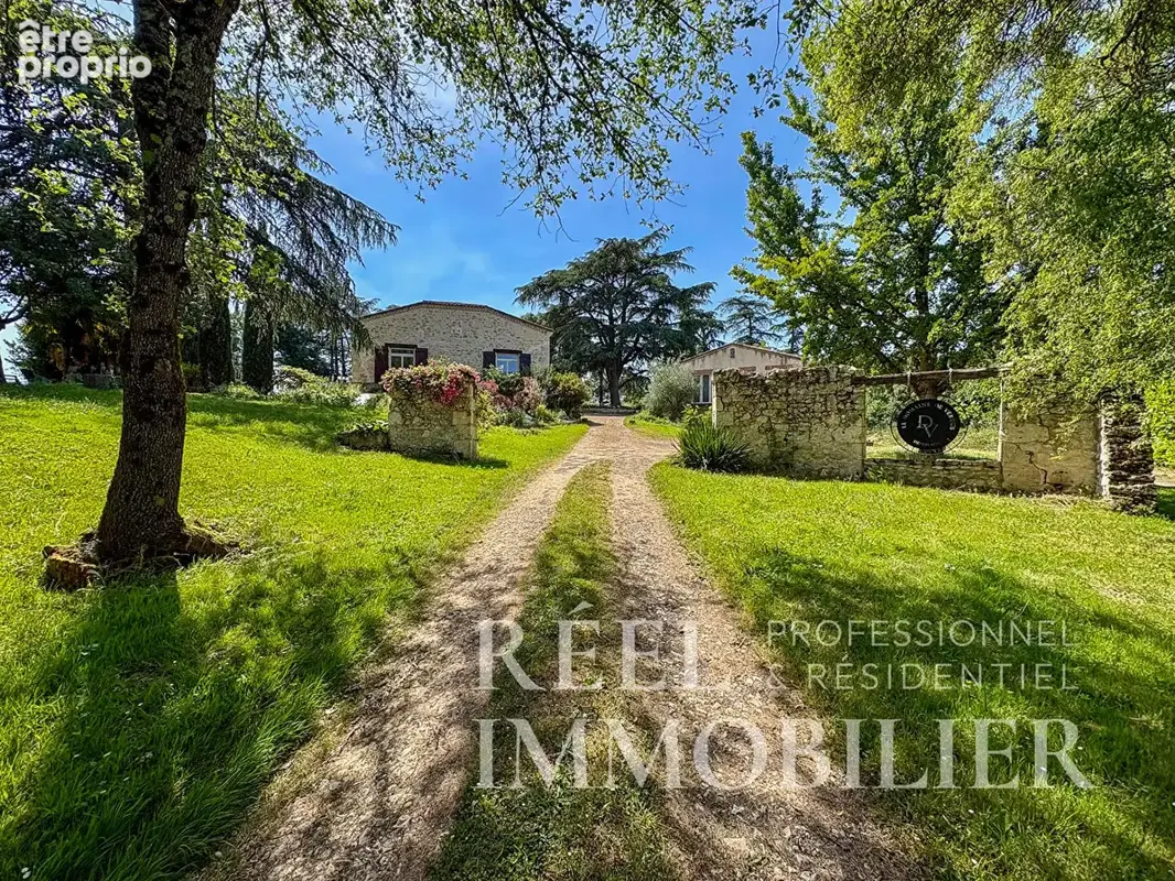 Photo Maison à Castera-Verduzan au prix de 680 000€