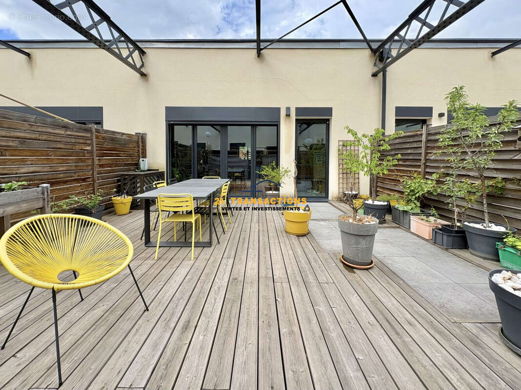Appartement 126 m² à Saint-Etienne  - photo 4