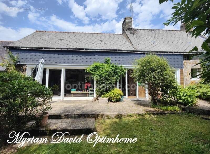 Maison à GLOMEL