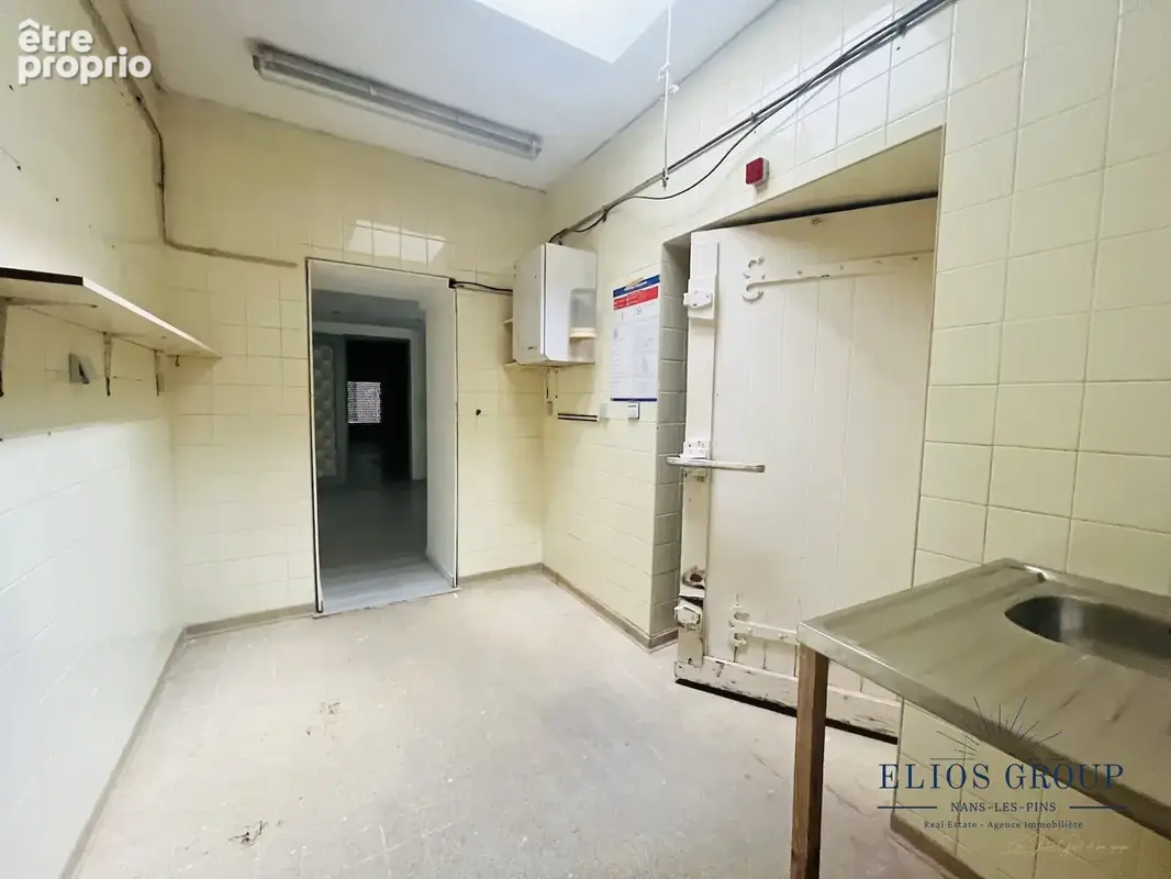 Commerce 70 m² à vendre à Saint-Zacharie (83640) - photo 6