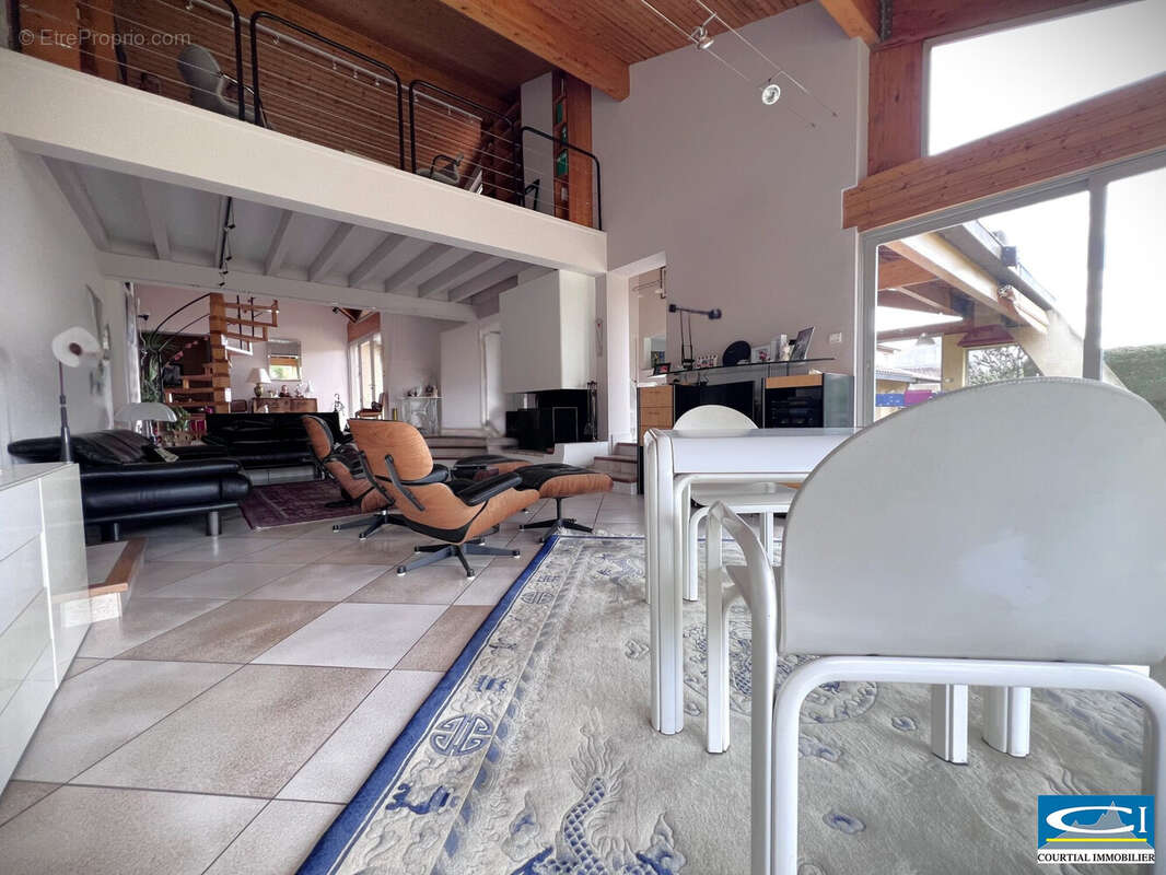 Maison à TOURNON-SUR-RHONE