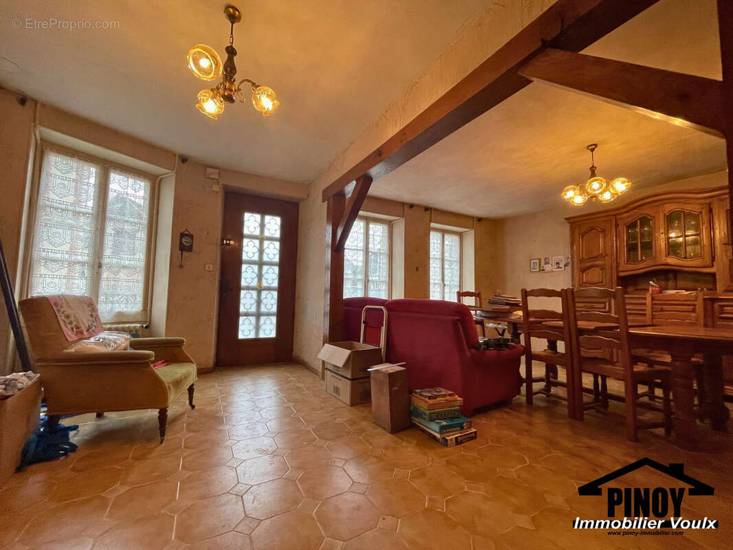 Maison de ville avec potentiel d’aménagement   Centre de Voulx - photo 3