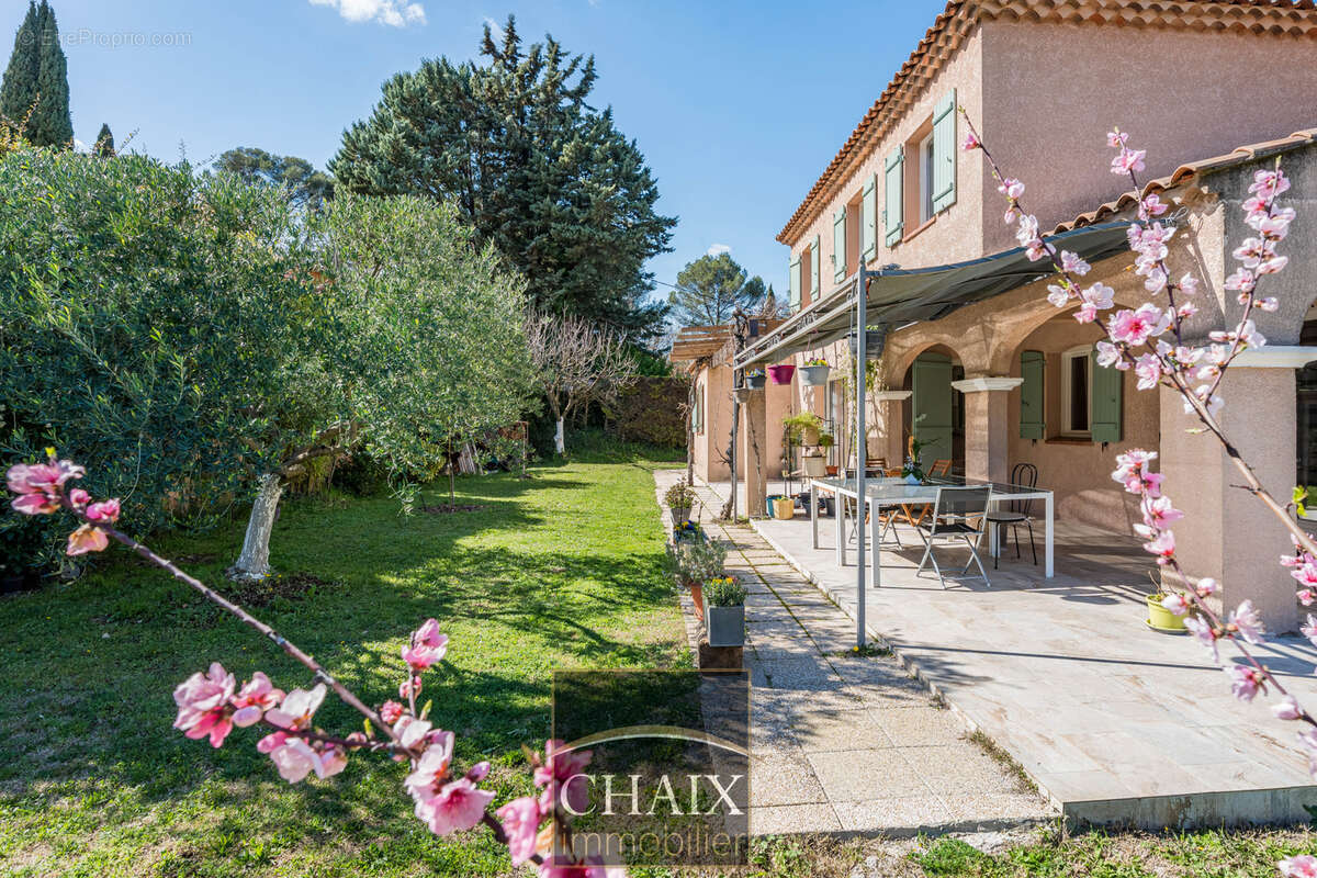 Maison à LA DESTROUSSE