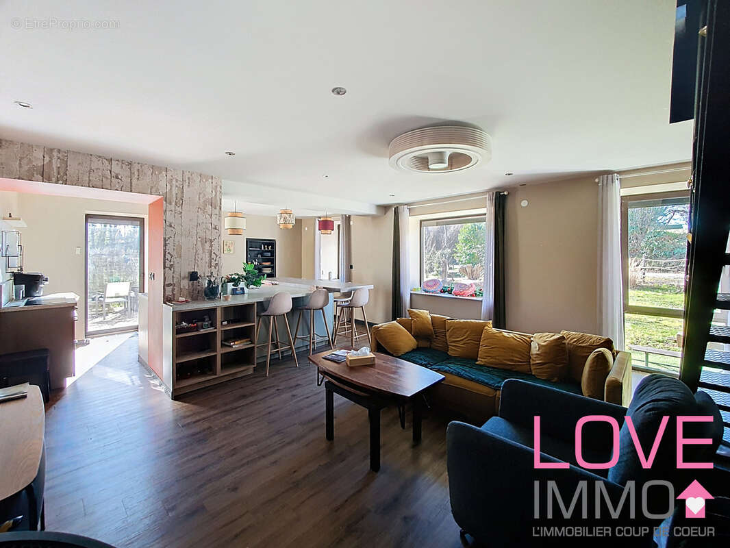 Maison à LA TOUR-DU-PIN