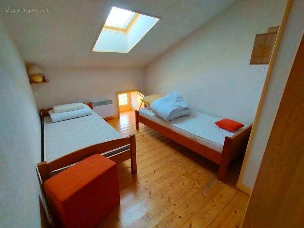 Maison à BERRIAS-ET-CASTELJAU