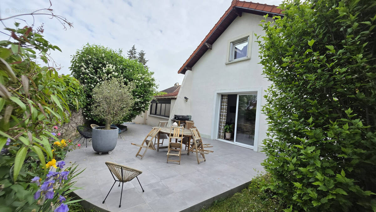 Maison à TREMBLAY-EN-FRANCE