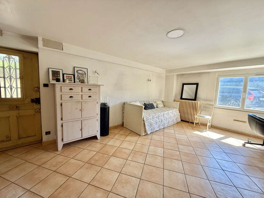 Maison à GUILHERAND-GRANGES