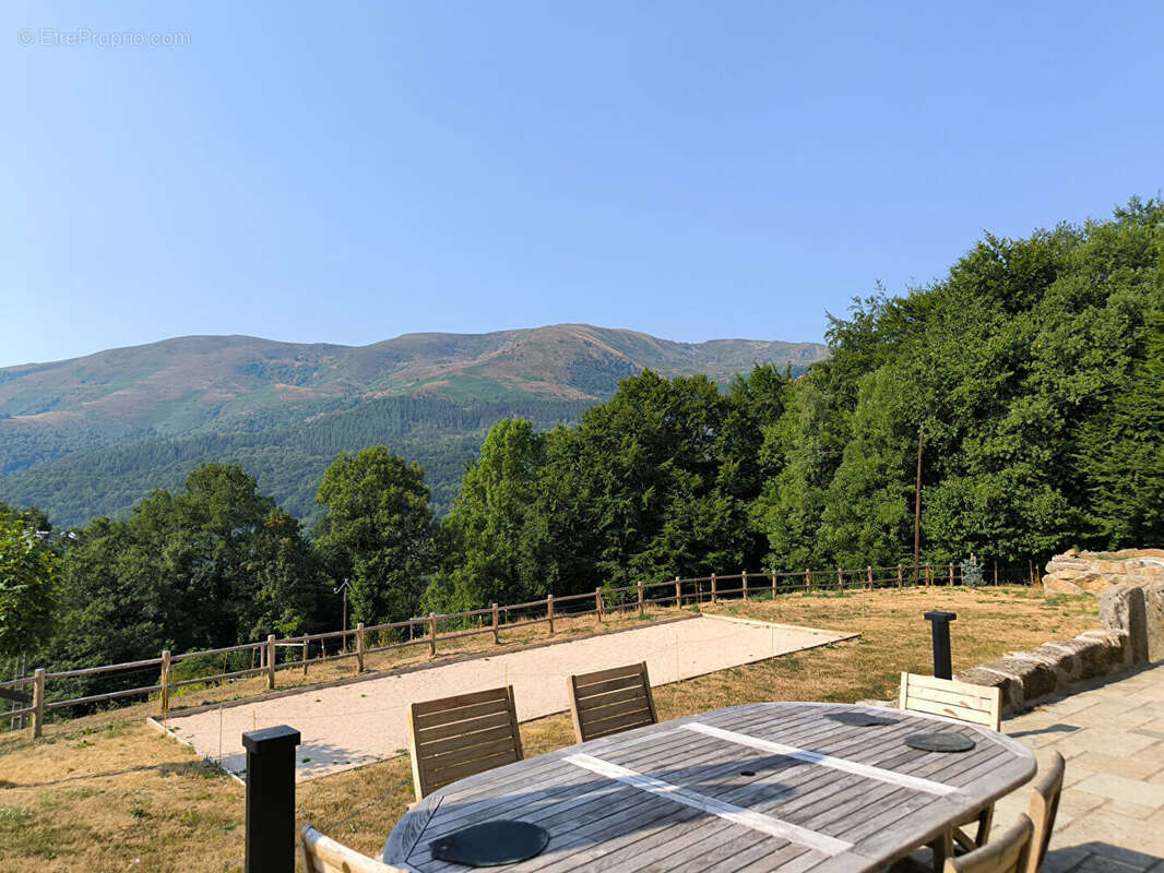 Corps de ferme de montagne  , superbement rénové  , dépendances  3.2 HA - photo 5