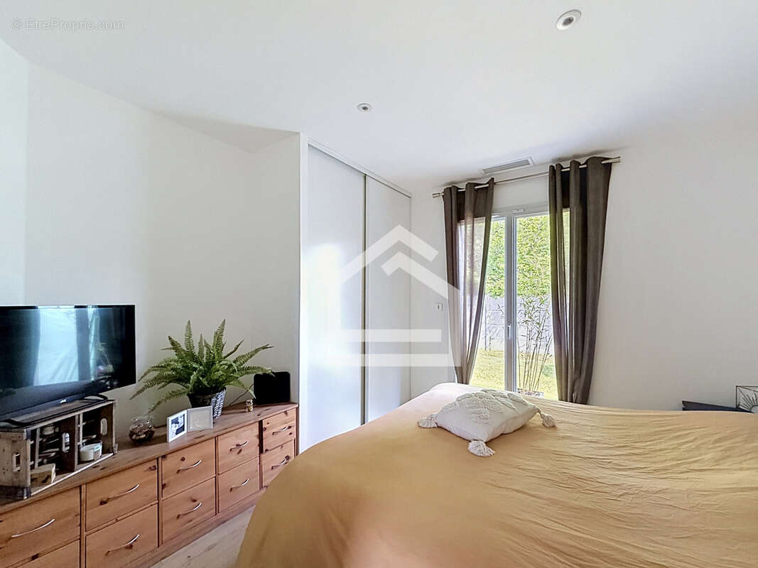 Saint Aubin de Médoc - Exclusivité - Maison avec trois chambres et garage dans un environnement privilégié - photo 10