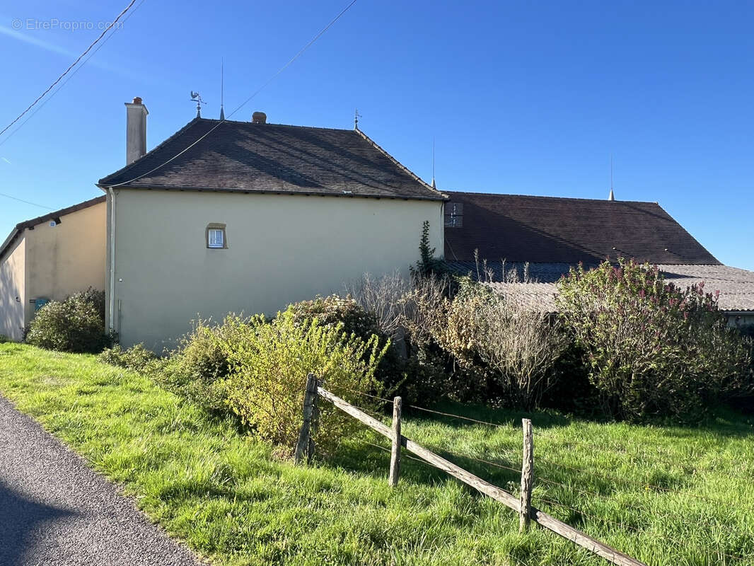 Maison à VARENNE-L'ARCONCE