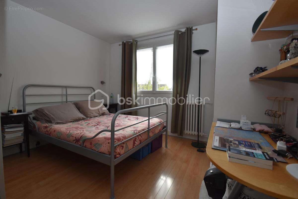 Appartement à LES CLAYES-SOUS-BOIS