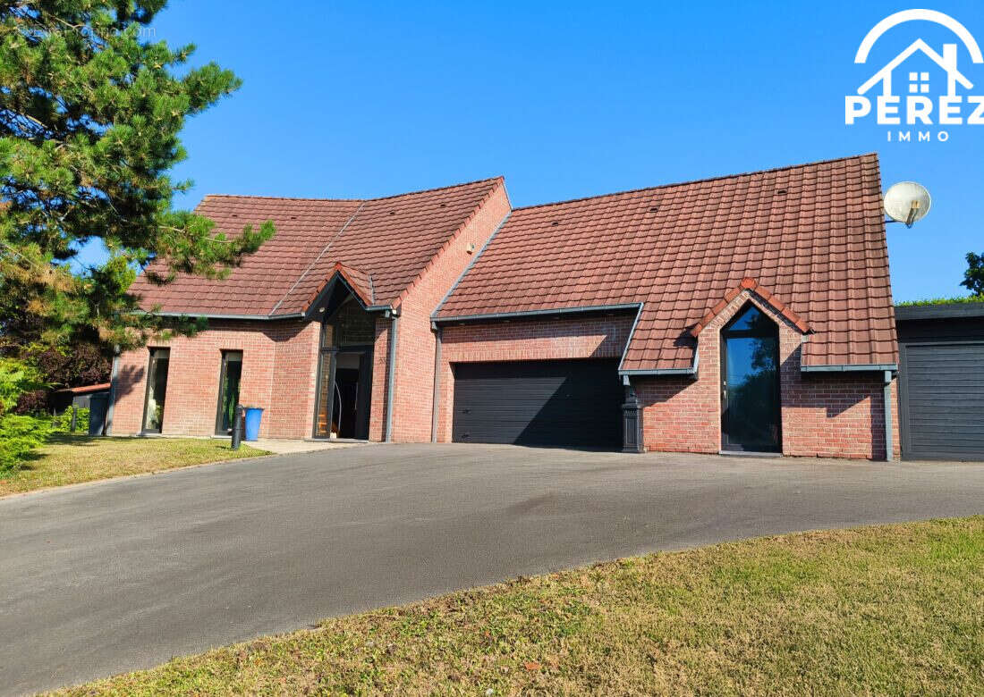 Maison à NEUVILLE-EN-FERRAIN