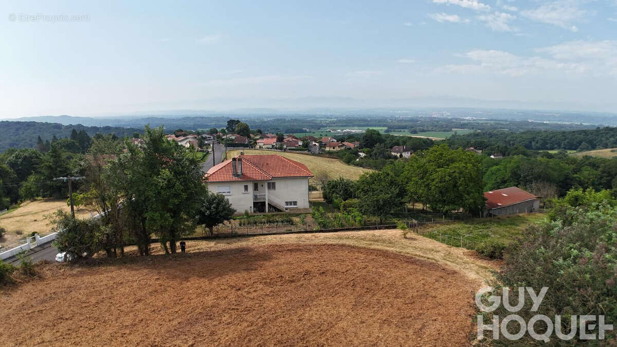 Terrain à ARTHEZ-DE-BEARN