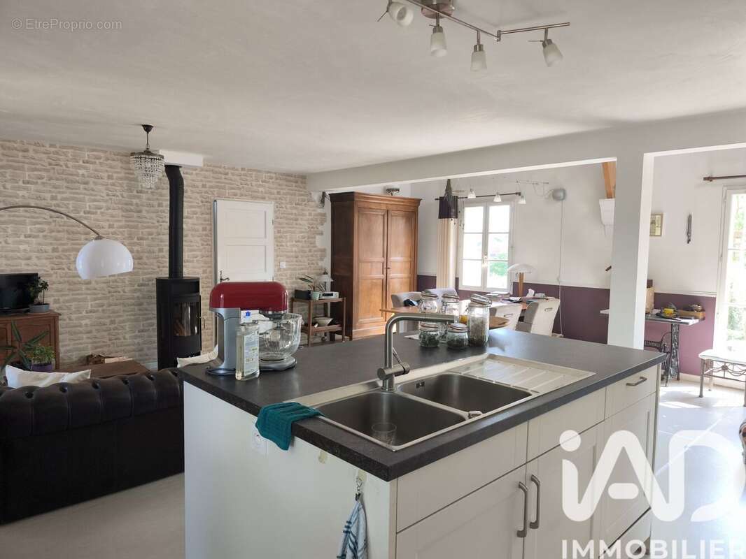 Maison 139 m² à Asquins  - photo 5