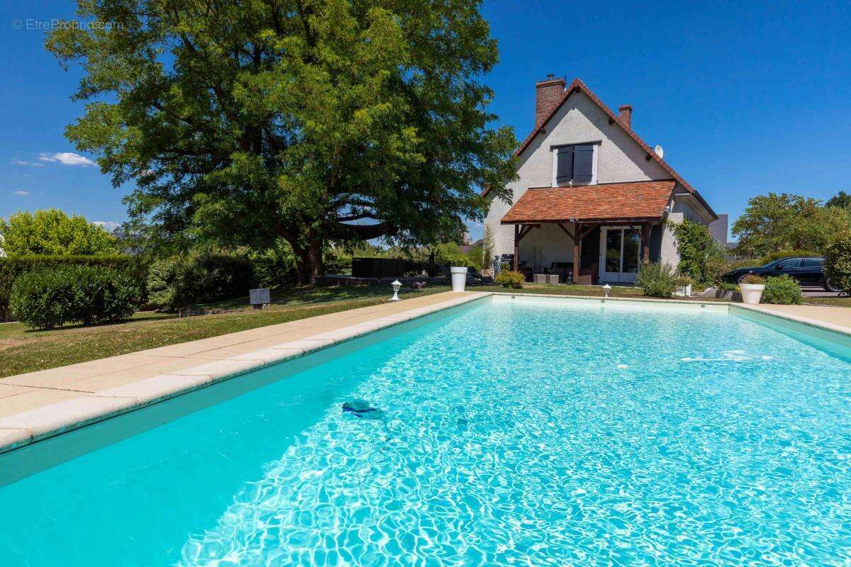 Maison à MIREBEAU-SUR-BEZE