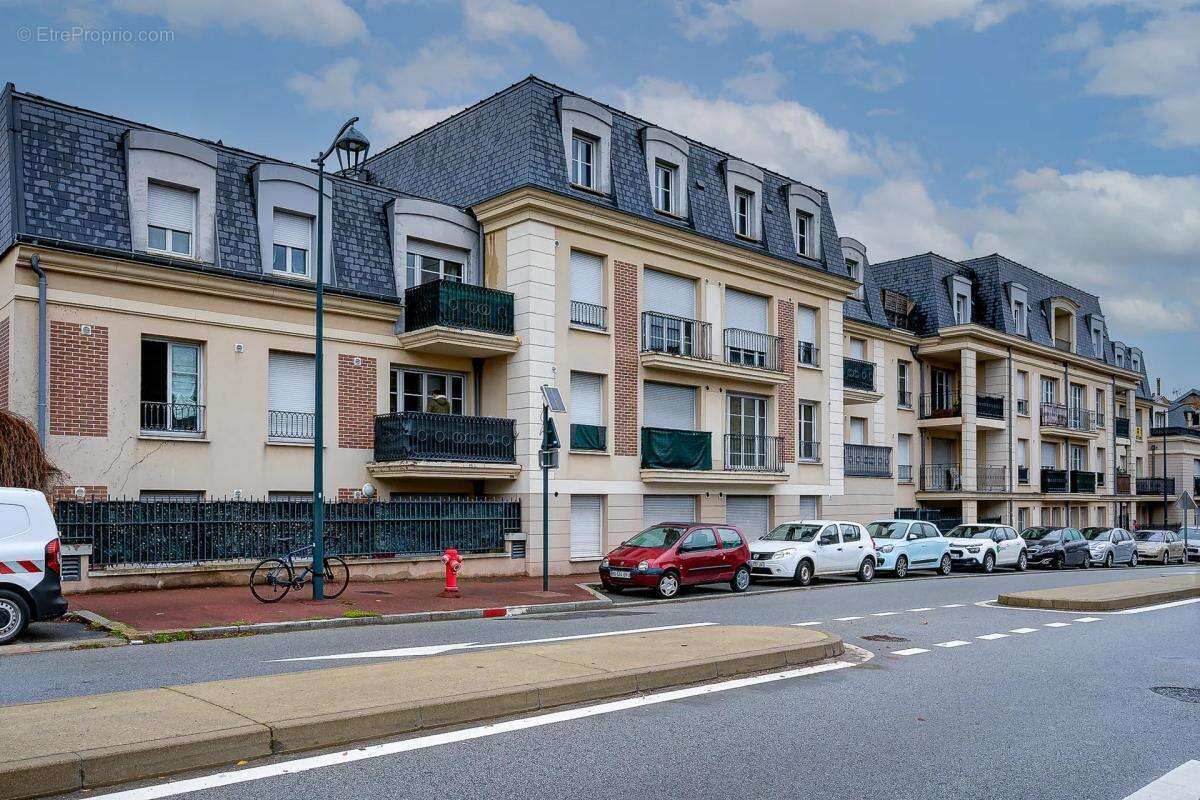 Appartement à SAINT-CYR-L'ECOLE