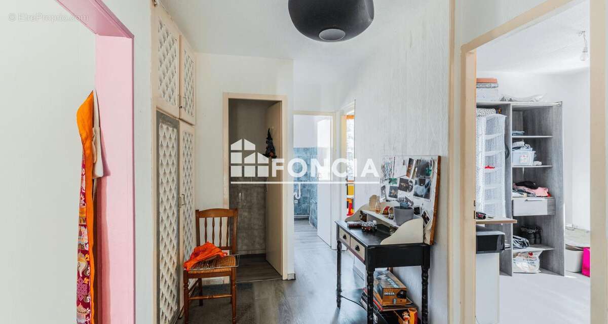 Appartement à CHATEL-SAINT-GERMAIN