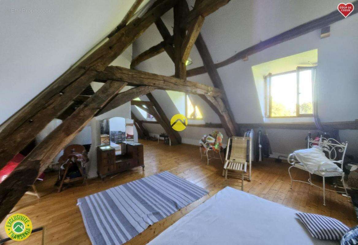 Maison à JOUET-SUR-L'AUBOIS