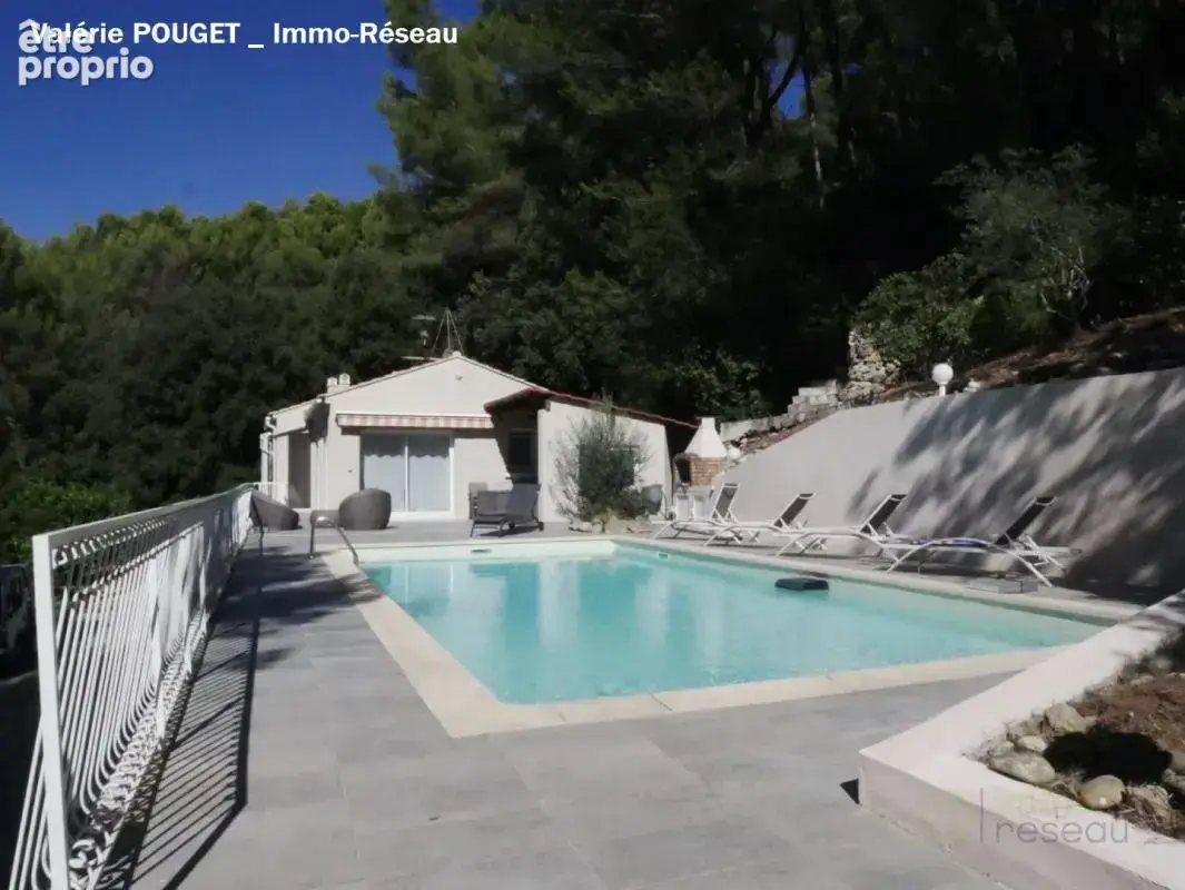 Maison 5 pièces 128 m² à vendre à Le Revest-Les-Eaux (83200) - photo 11