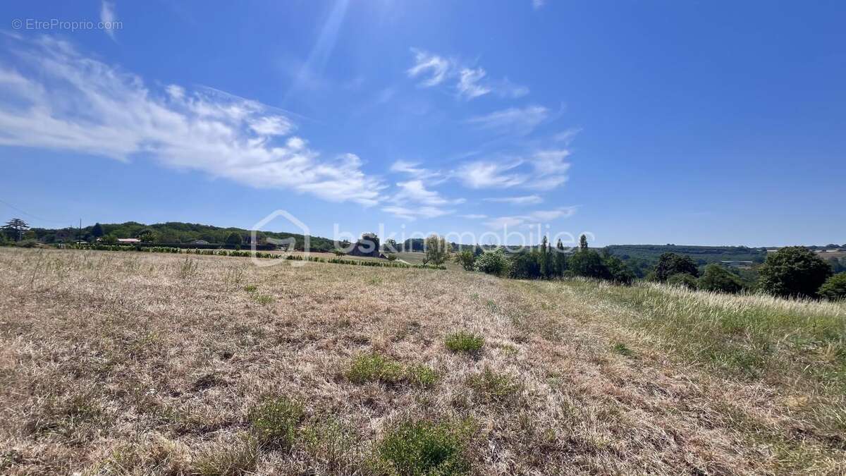 Terrain constructible avec vue panoramique – 3 382 m² – Nailhac (24390) - photo 7