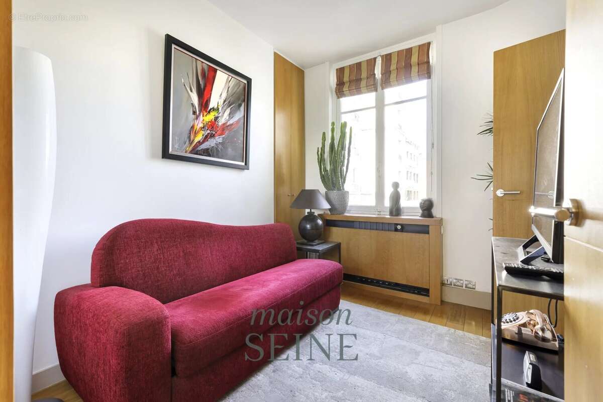 Appartement à NEUILLY-SUR-SEINE