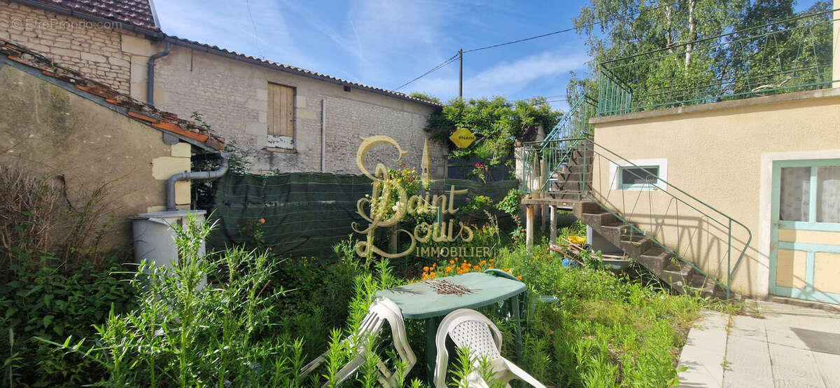 Maison à LA TOUR-SAINT-GELIN