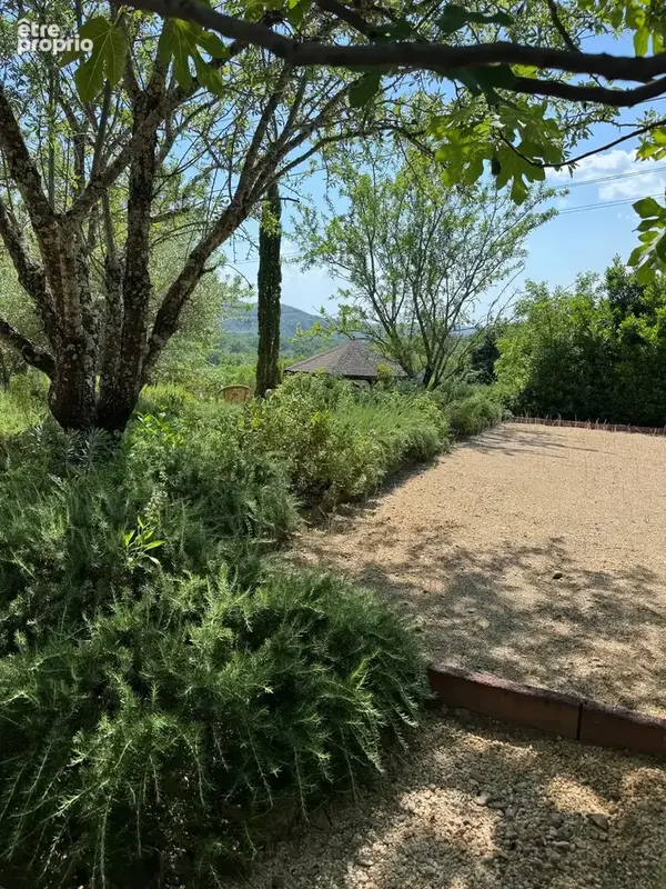 Maison familiale avec piscine, jardin arboré et terrain de pétanque - photo 7