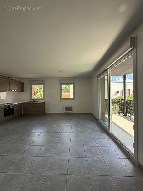Appartement 69 m² à Les Roches-De-Condrieu  - photo 3