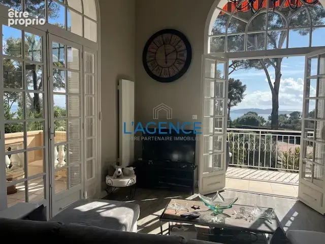 Hyeres grand t3 86m2 + terrasse et balcon vue mer verdure dans une tres belle residence chargee d histoire - photo 5