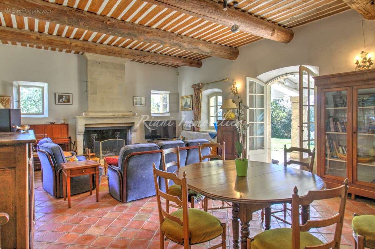 Maison à CABRIERES-D'AVIGNON