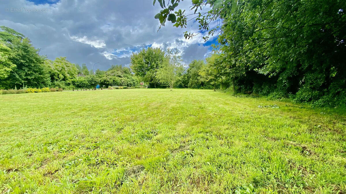Terrain à JOUVENCON