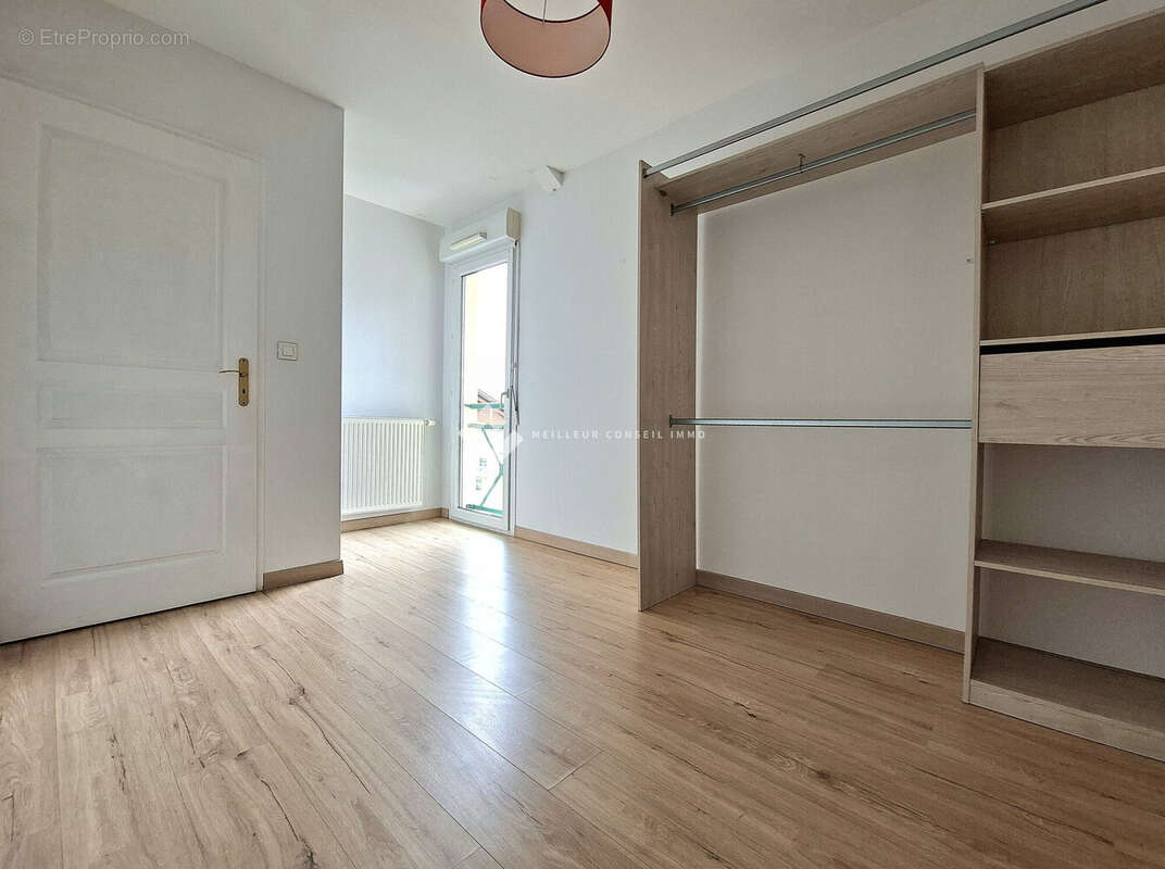 Appartement 67 m² à La Roche-Sur-Foron  - photo 8