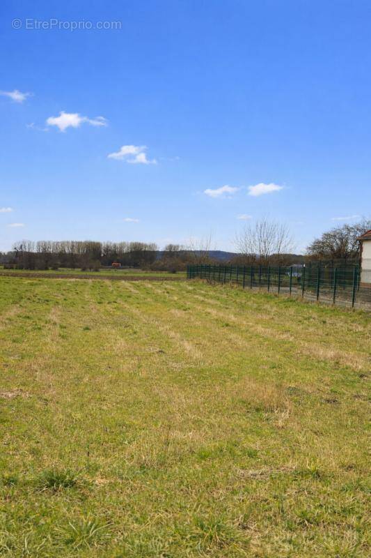 Terrain à NOYON