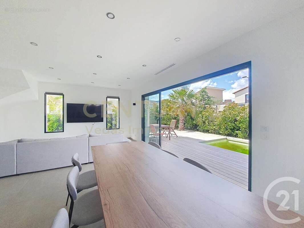 Maison à SAINT-BRES