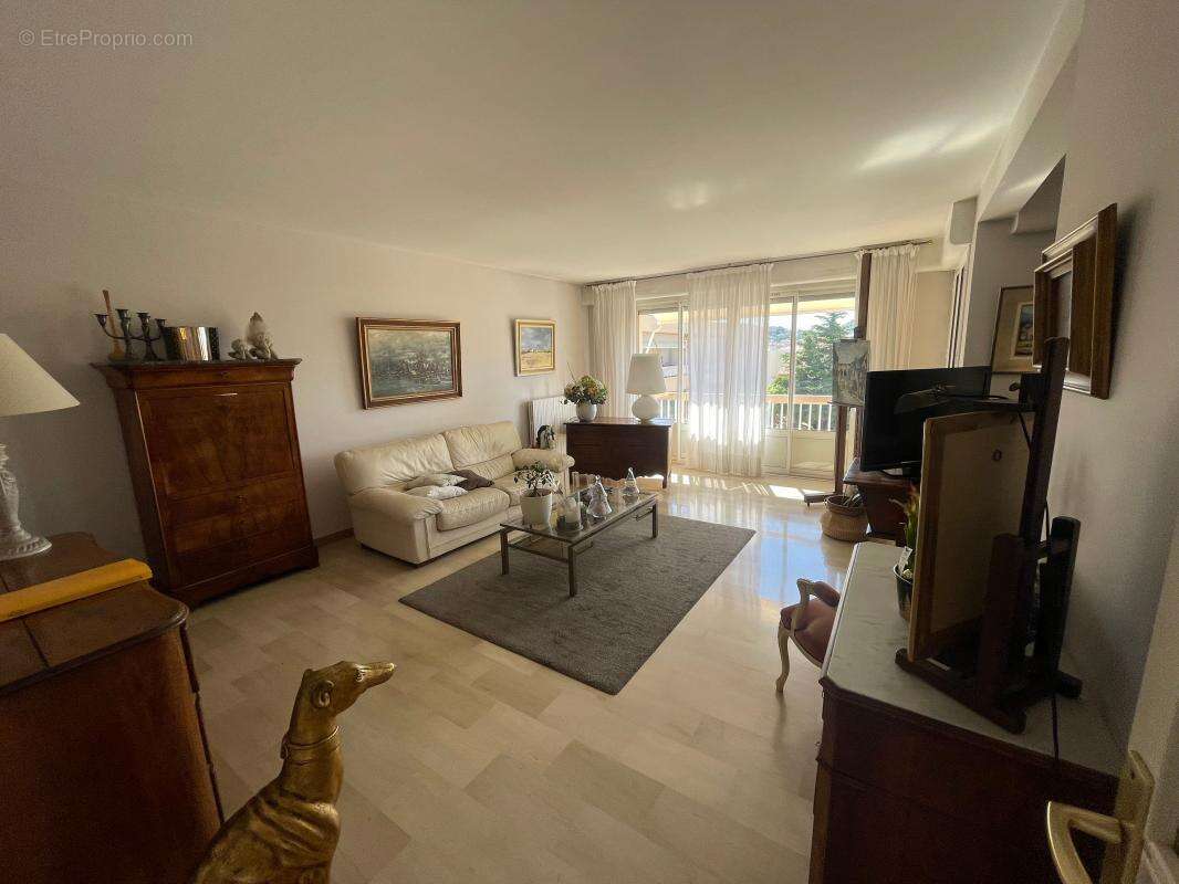 Appartement à SANARY-SUR-MER