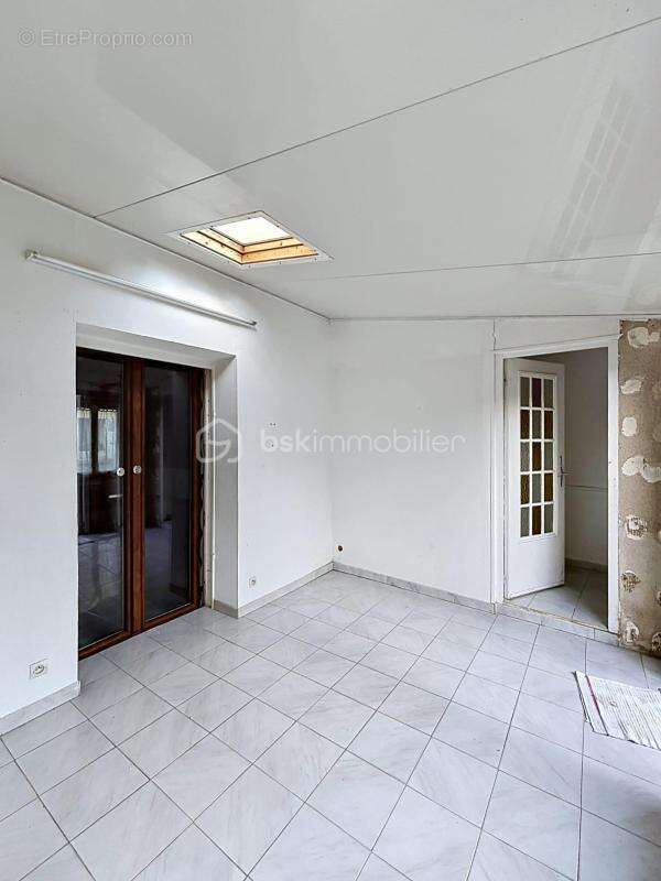 Maison à CHARLY